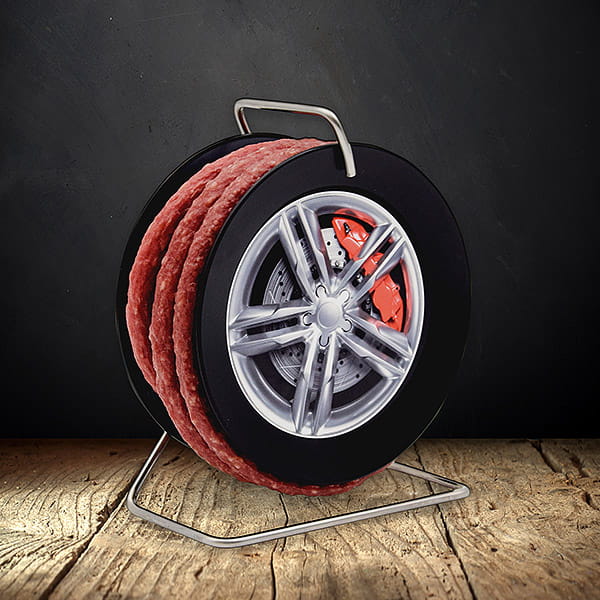 Laden Sie das Bild in Galerie -Viewer, 3,5 Meter Snack-Wurst auf "Felge" Artikelbild 1