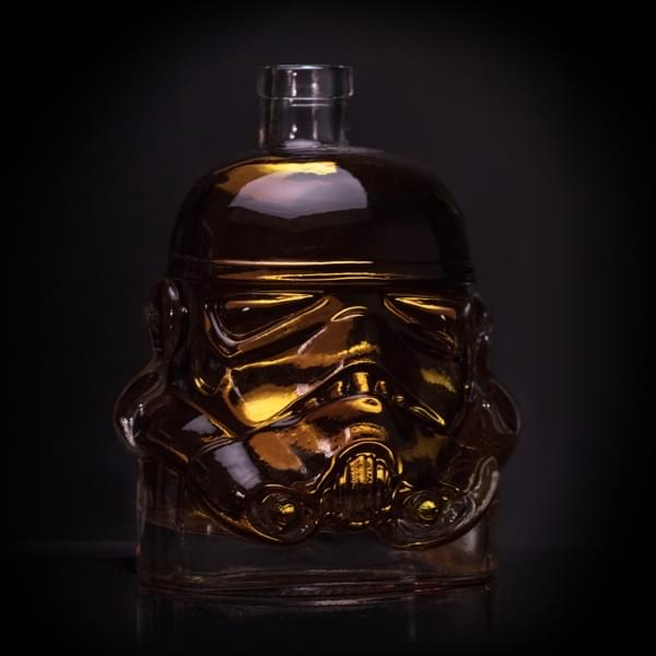 Laden Sie das Bild in Galerie -Viewer, Star Wars Stormtrooper Flasche (750 ml) Artikelbild 3