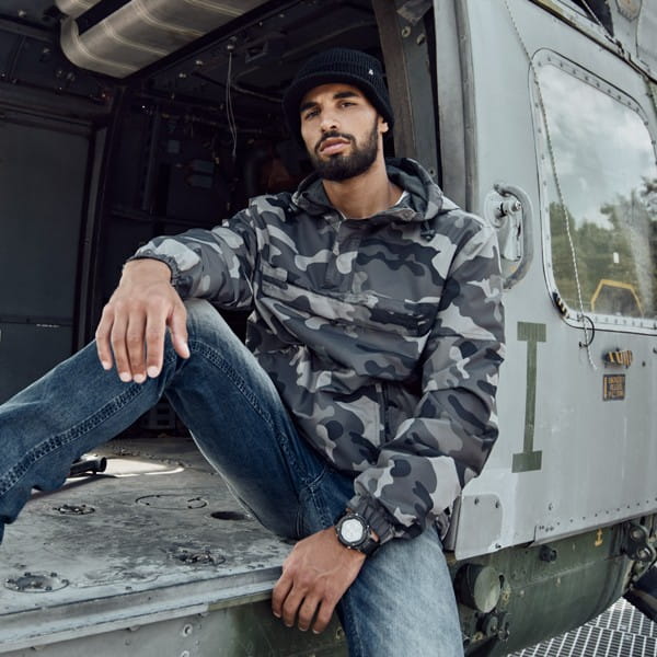 Laden Sie das Bild in Galerie -Viewer, Sommer Windbreaker von Brandit Artikelbild 4