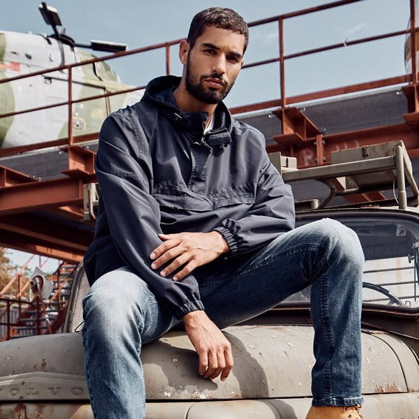 Laden Sie das Bild in Galerie -Viewer, Sommer Windbreaker von Brandit Artikelbild 4