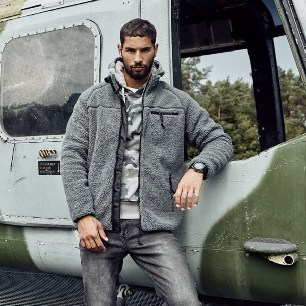 Laden Sie das Bild in Galerie -Viewer, Teddyfleece Jacke von Brandit Artikelbild 2