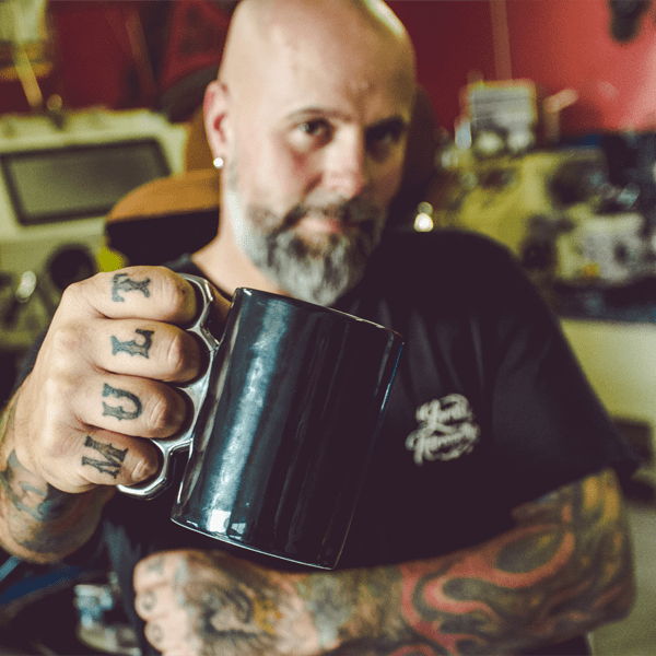 Laden Sie das Bild in Galerie -Viewer, Kaffeebecher "Schlagring" Artikelbild 2