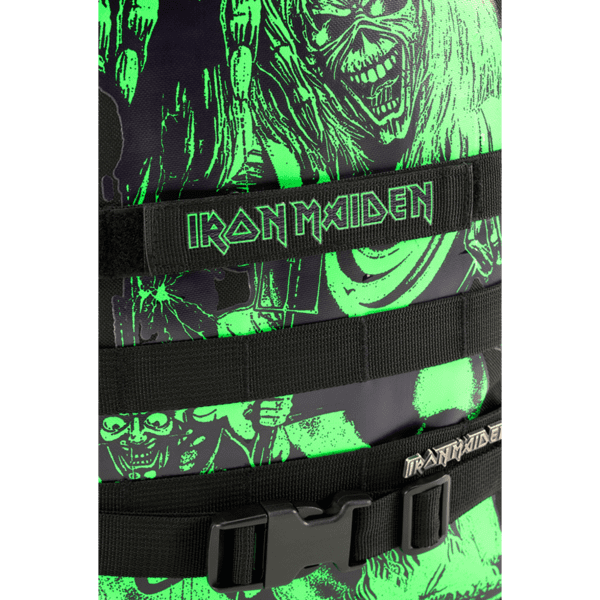 Laden Sie das Bild in Galerie -Viewer, Iron Maiden Rucksack &quot;The Number of the Beast&quot; Artikelbild 4
