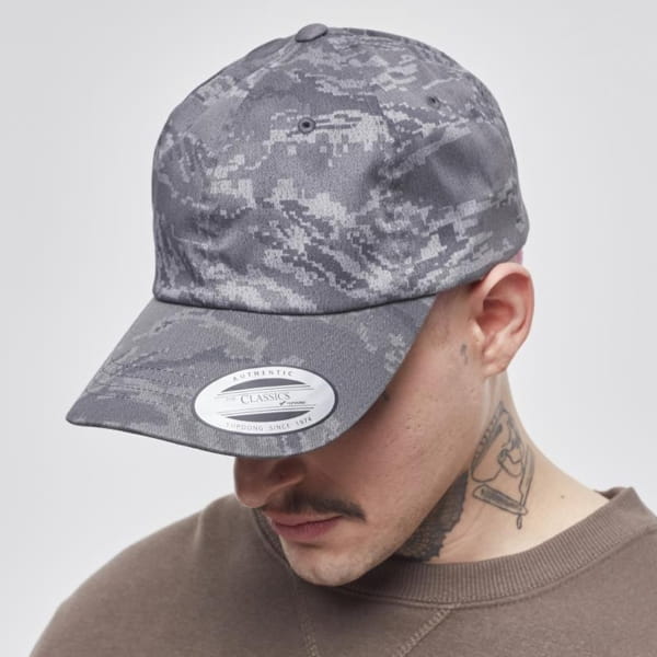 Laden Sie das Bild in Galerie -Viewer, Low Profile Baseball Cap &quot;Digital Camo&quot; Artikelbild 1
