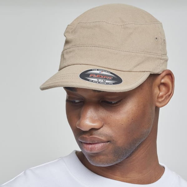 Laden Sie das Bild in Galerie -Viewer, Low Profile Flexfit Cap "Top Gun Garment" Artikelbild 1