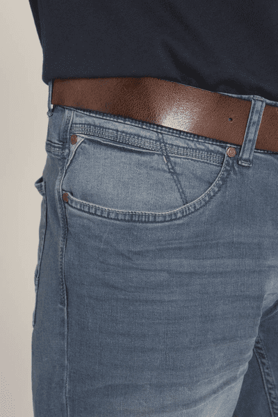 Laden Sie das Bild in Galerie -Viewer, Leichte Jeans-Bermuda von JP1880 Artikelbild 6
