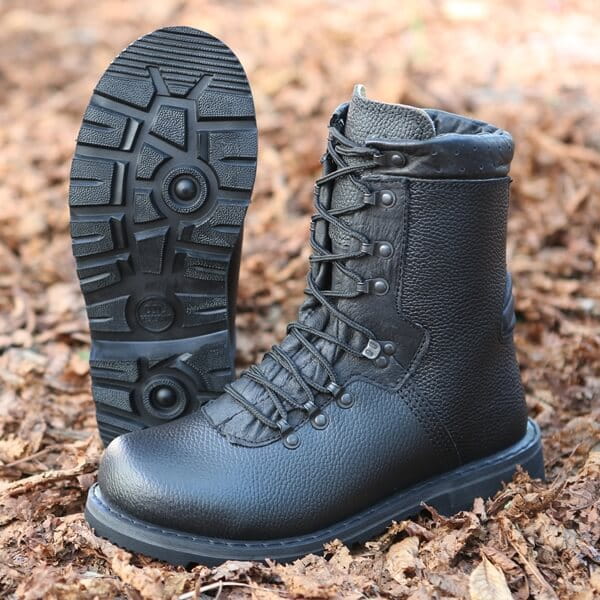 Laden Sie das Bild in Galerie -Viewer, BW Stiefel Artikelbild 2