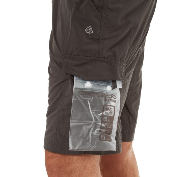 Laden Sie das Bild in Galerie -Viewer, Cargo-Shorts "NosiLife“ von Craghoppers Artikelbild 3