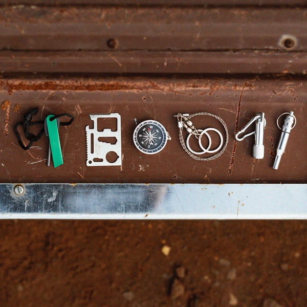 Laden Sie das Bild in Galerie -Viewer, Survival-Geschenkset "Apocalypse Kit" Artikelbild 1
