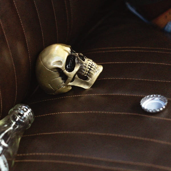 Laden Sie das Bild in Galerie -Viewer, Flaschenöffner "Totenkopf" Artikelbild 4