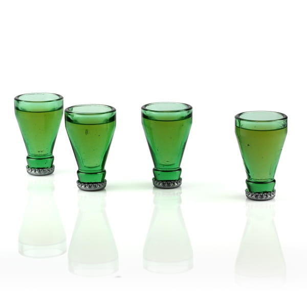 Laden Sie das Bild in Galerie -Viewer, Schnapsgläser "Bottle-Cap" (4er Set) Artikelbild 3