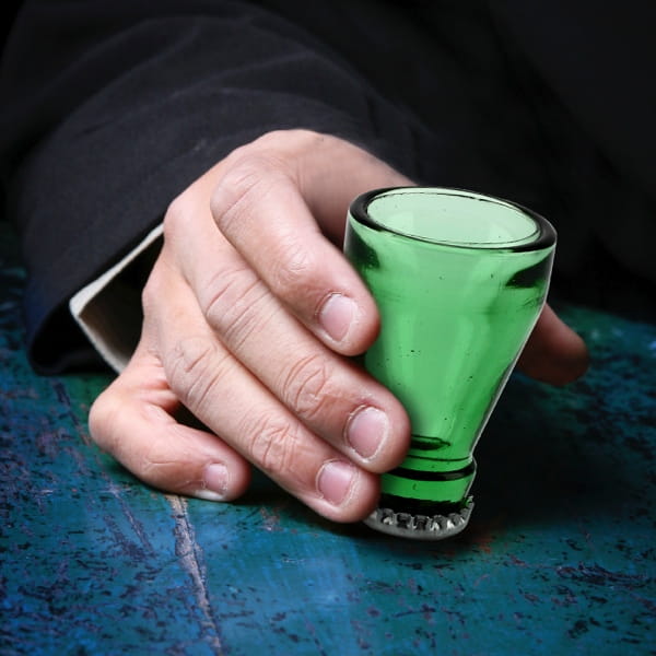 Laden Sie das Bild in Galerie -Viewer, Schnapsgläser "Bottle-Cap" (4er Set) Artikelbild 1