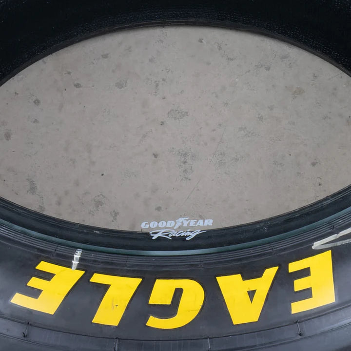 Laden Sie das Bild in Galerie -Viewer, Goodyear Eagle Reifen 2-in-1 Tisch "Barcelona" - transparent