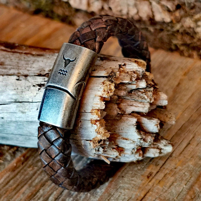 Laden Sie das Bild in Galerie -Viewer, Geflochtenes Lederarmband im Vintage Look Artikelbild 1