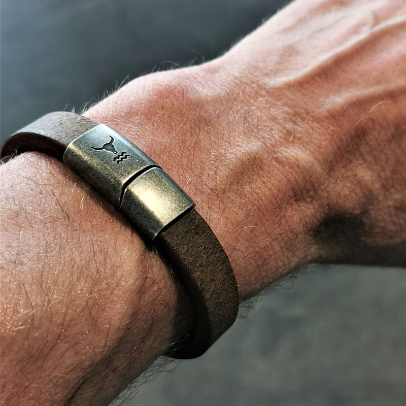 Laden Sie das Bild in Galerie -Viewer, Lederarmband im Vintage Look Artikelbild 2