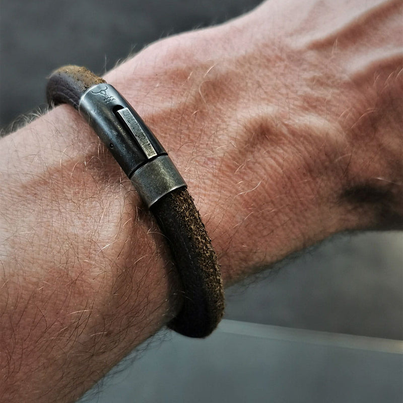 Laden Sie das Bild in Galerie -Viewer, Wildlederarmband im Vintage Look Artikelbild 5