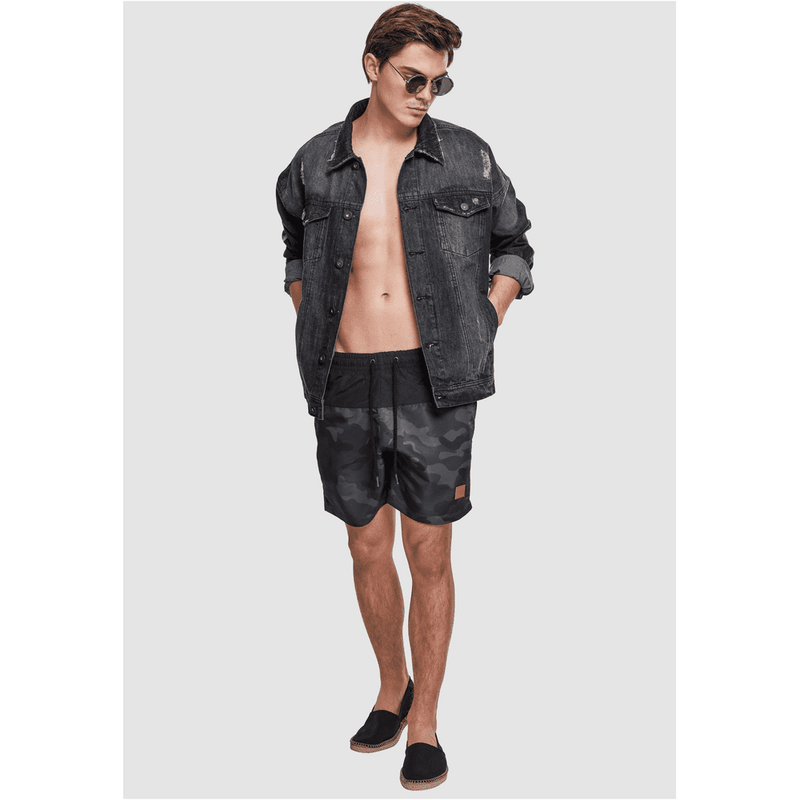 Laden Sie das Bild in Galerie -Viewer, Camo Badeshorts von Urban Classics Artikelbild 5
