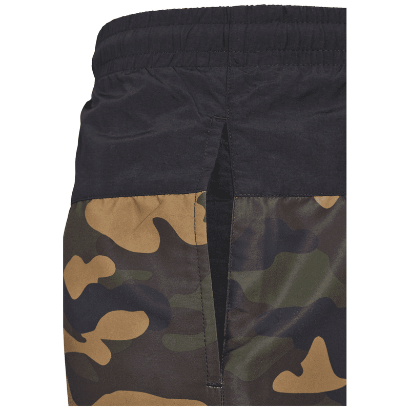 Laden Sie das Bild in Galerie -Viewer, Camo Badeshorts von Urban Classics Artikelbild 11
