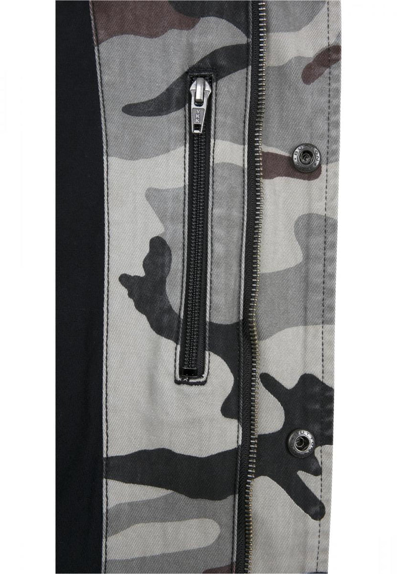 Laden Sie das Bild in Galerie -Viewer, Leichte Baumwolljacke "Camo" von Urban Classics Artikelbild 8