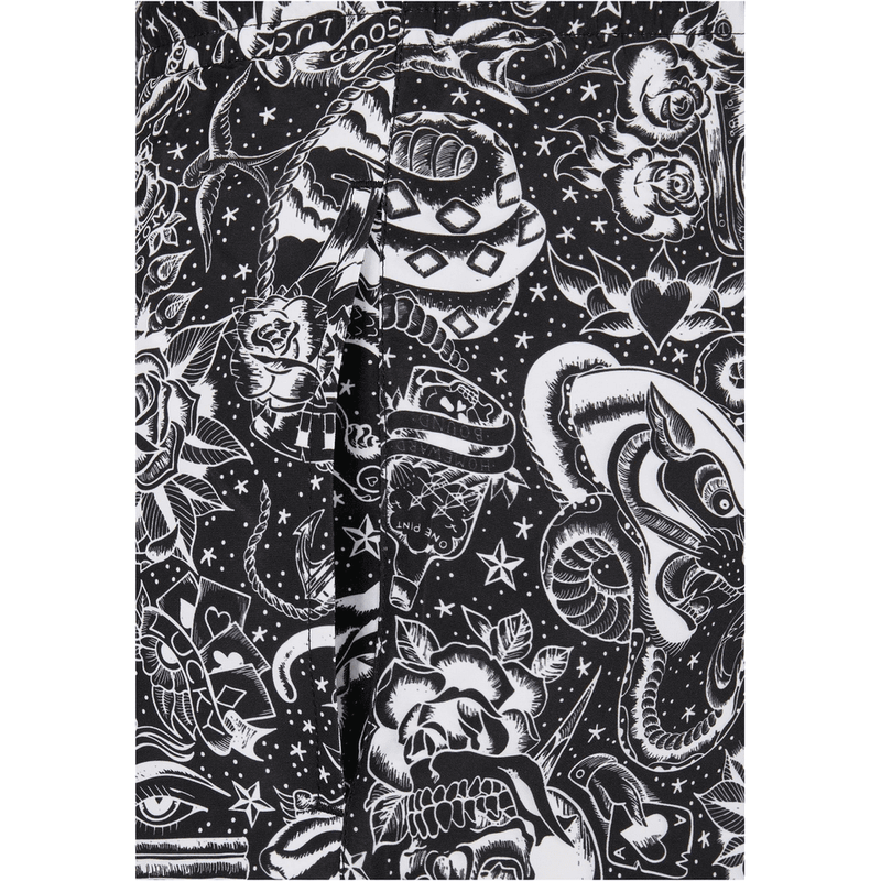Laden Sie das Bild in Galerie -Viewer, Badeshorts "Tattoo" von Urban Classics Artikelbild 10