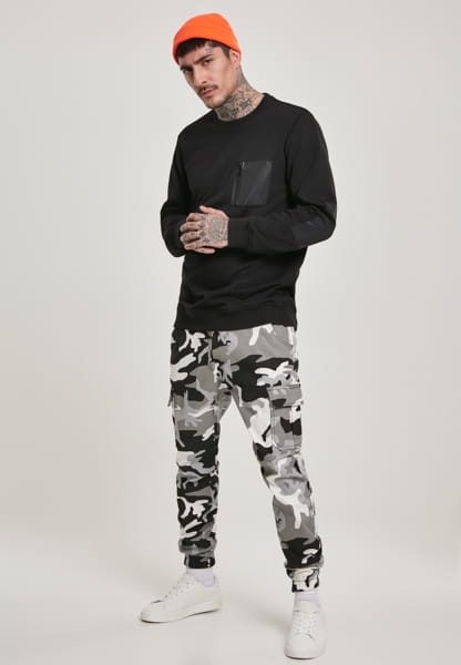 Laden Sie das Bild in Galerie -Viewer, Cargo Jogging Pants &quot;Camo&quot; von Urban Classics Artikelbild 5
