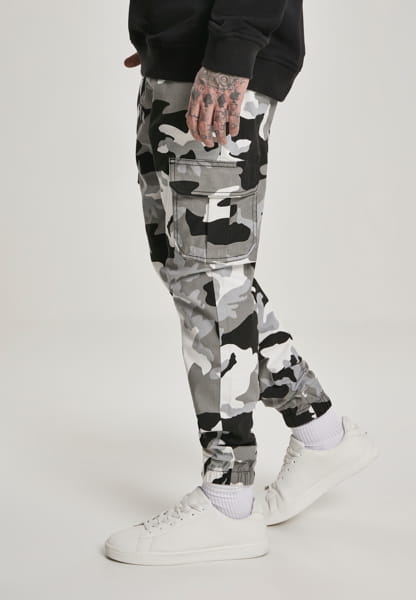 Laden Sie das Bild in Galerie -Viewer, Cargo Jogging Pants &quot;Camo&quot; von Urban Classics Artikelbild 3
