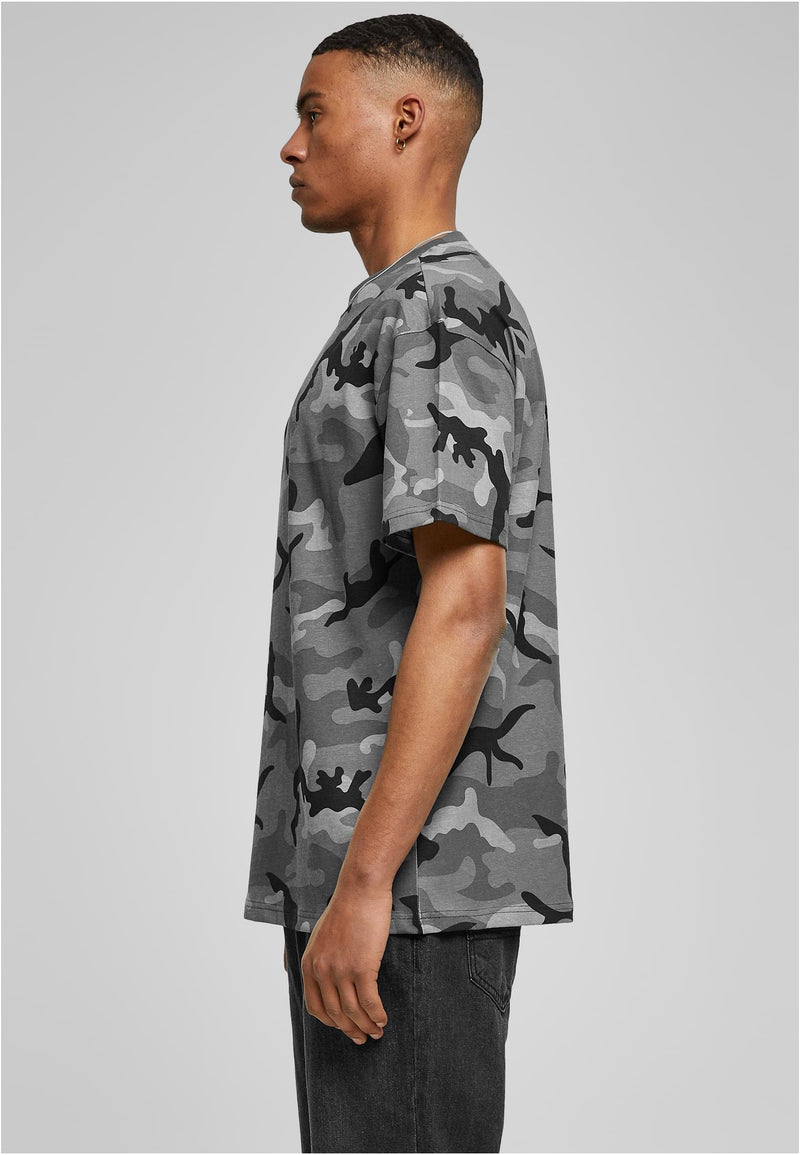 Laden Sie das Bild in Galerie -Viewer, Oversized Camo T-Shirt von Urban Classics