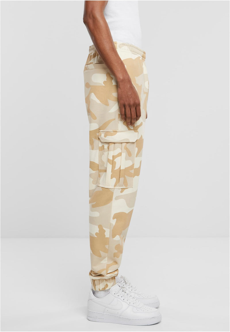 Laden Sie das Bild in Galerie -Viewer, Camo Jogginghose von Urban Classics