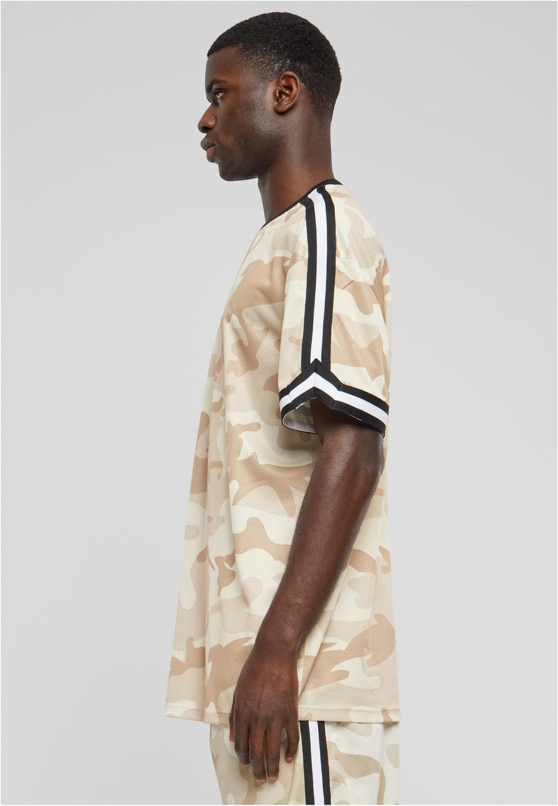 Laden Sie das Bild in Galerie -Viewer, Camo T-Shirt von Urban Classics