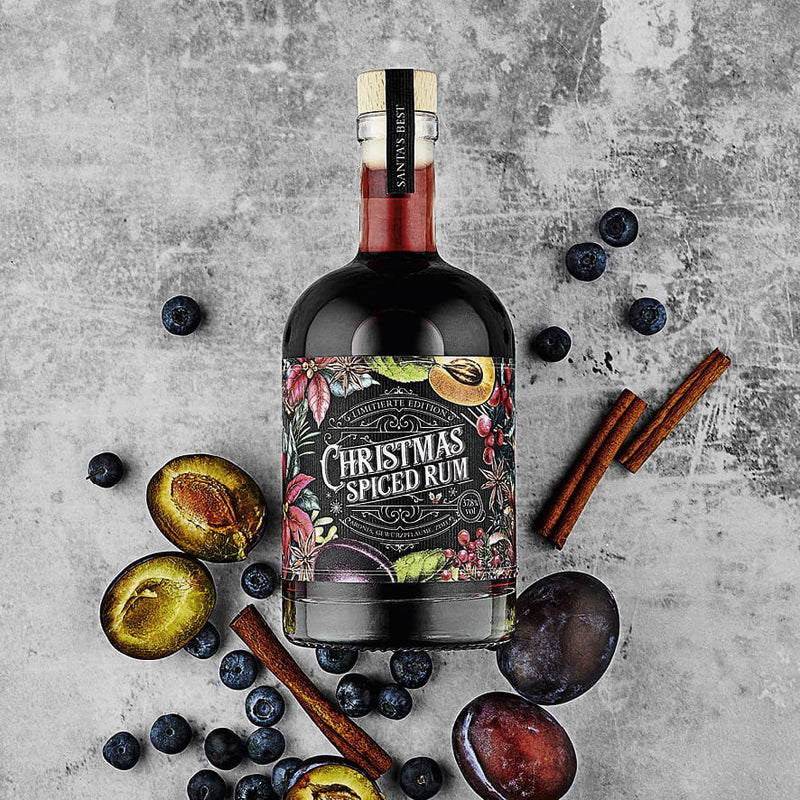 Laden Sie das Bild in Galerie -Viewer, Christmas Spiced Rum Artikelbild 1