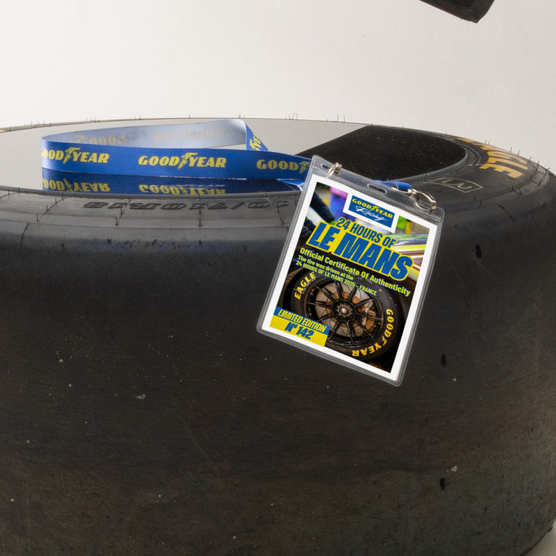 Laden Sie das Bild in Galerie -Viewer, Goodyear Eagle 2-in-1 Reifentisch "Le Mans" - schwarz