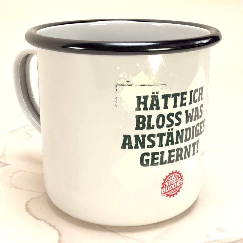 Laden Sie das Bild in Galerie -Viewer, Steel Buddies Emaille-Becher "Gelernt" Artikelbild 1