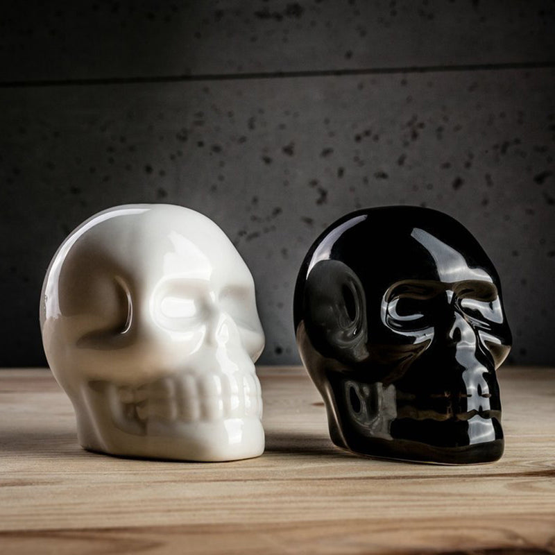 Laden Sie das Bild in Galerie -Viewer, Salz- & Pfefferstreuer "Skull"