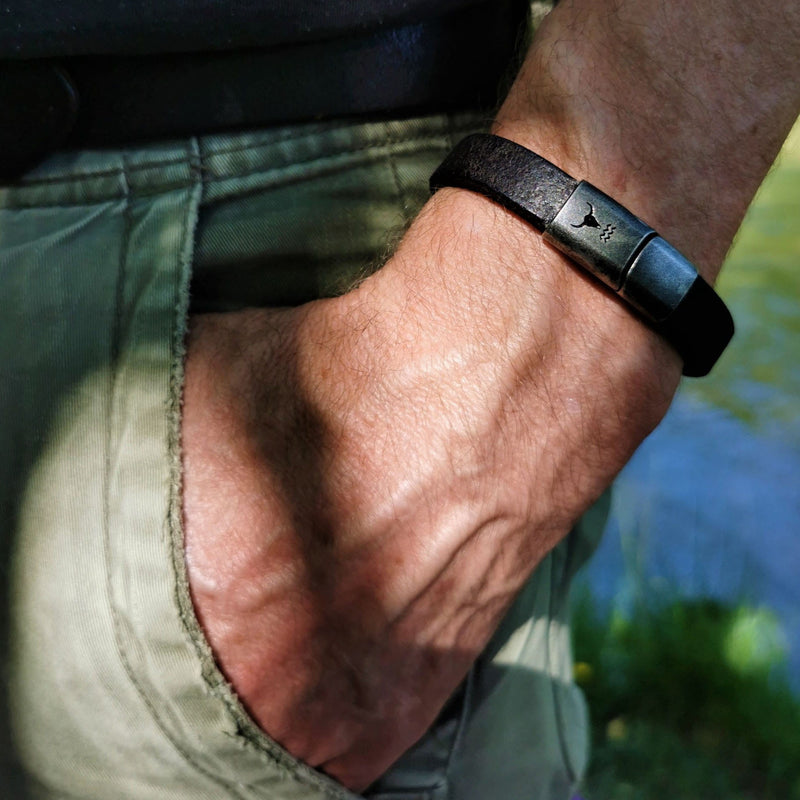 Laden Sie das Bild in Galerie -Viewer, Lederarmband im Vintage Look Artikelbild 1