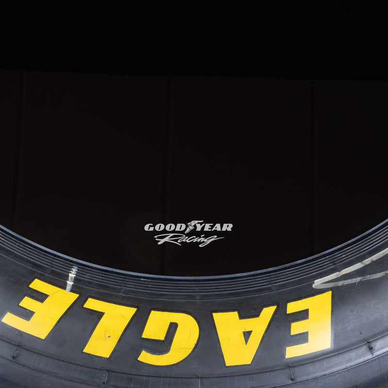 Laden Sie das Bild in Galerie -Viewer, Goodyear Eagle Reifentisch "Barcelona" - schwarz