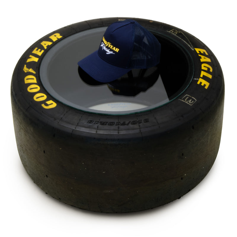Laden Sie das Bild in Galerie -Viewer, Goodyear Eagle Reifentisch "Le Castellet" - transparent