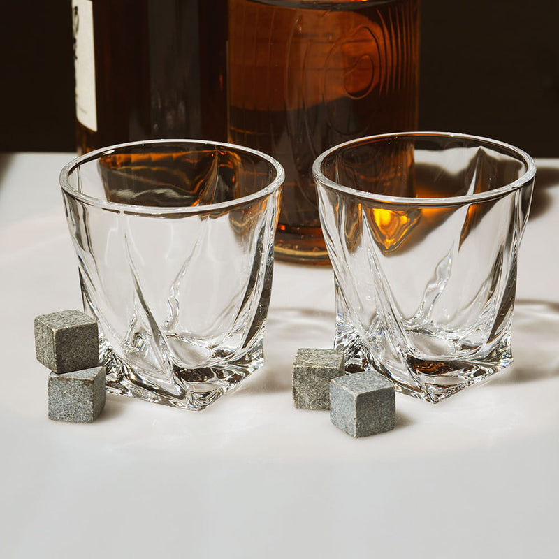 Laden Sie das Bild in Galerie -Viewer, Whisky Gläser Set mit Kühlsteinen Artikelbild 1
