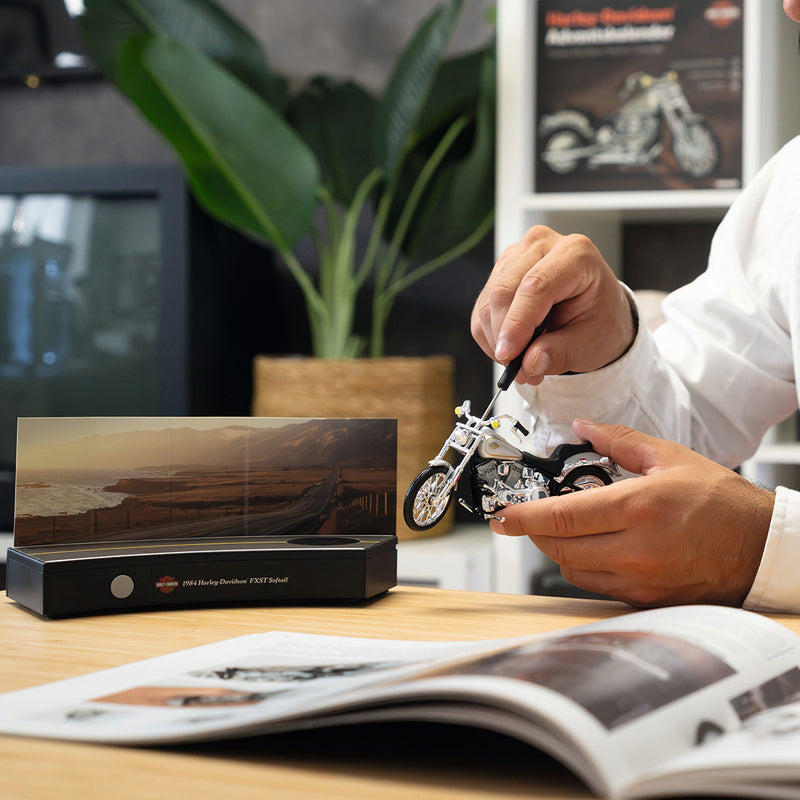 Laden Sie das Bild in Galerie -Viewer, Harley Davidson Adventskalender
