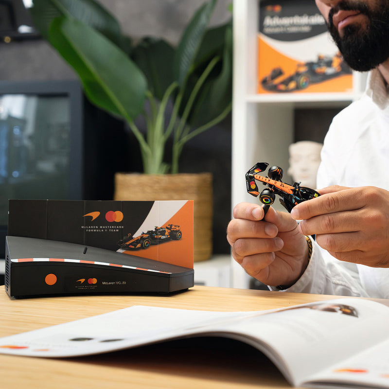 Laden Sie das Bild in Galerie -Viewer, McLaren Formula 1 Team Adventskalender
