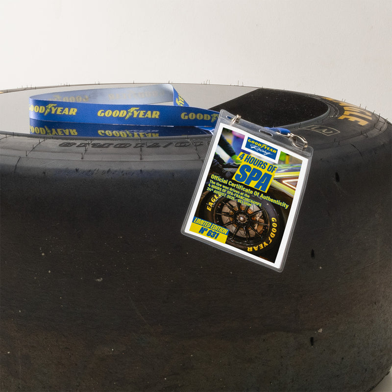 Laden Sie das Bild in Galerie -Viewer, Goodyear Eagle 2-in-1 Reifentisch &quot;SPA&quot; - schwarz
